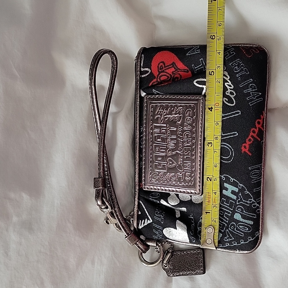 Coach poppy wristlet